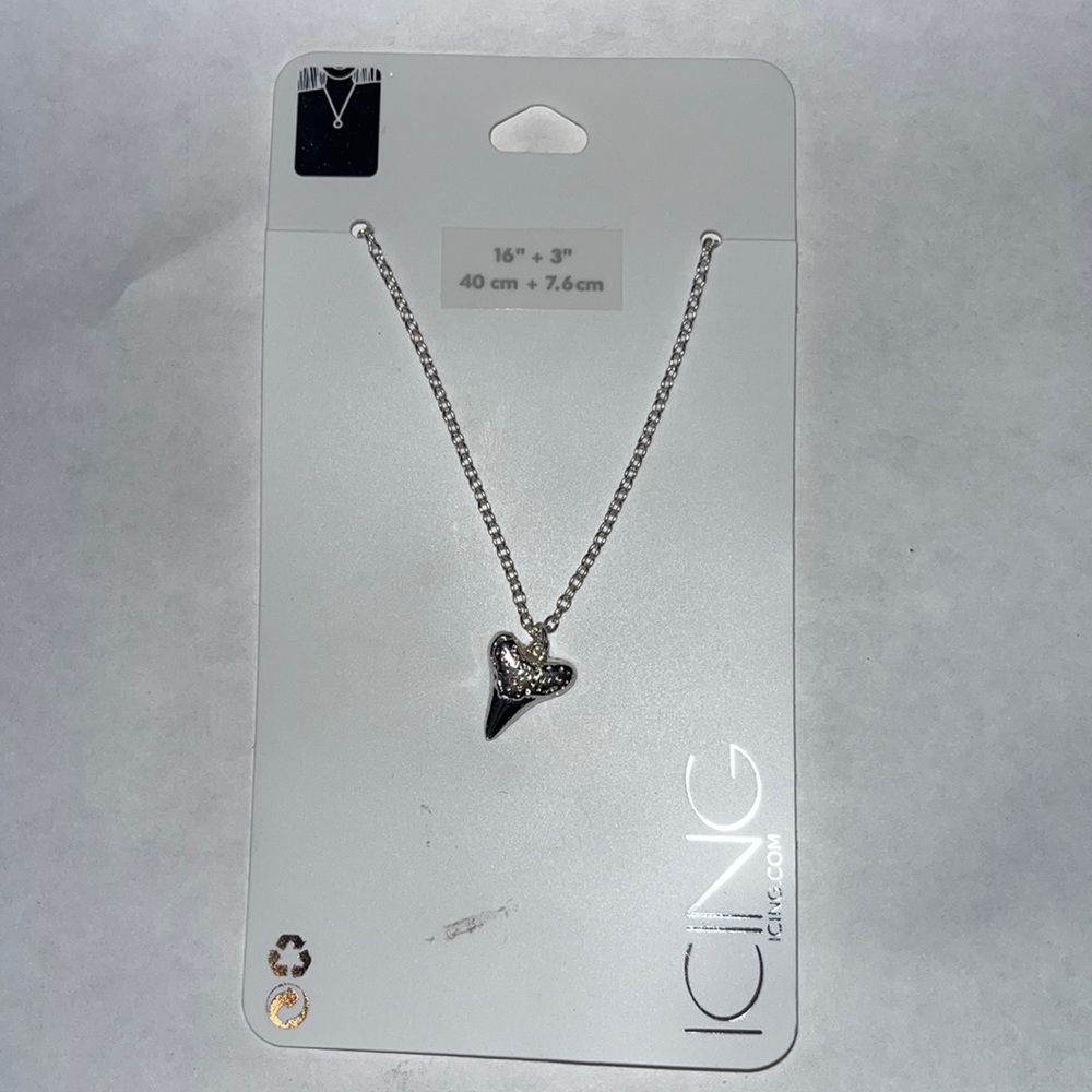 Unopened shark tooth pendant necklace, silver, 16’’ + 3’’